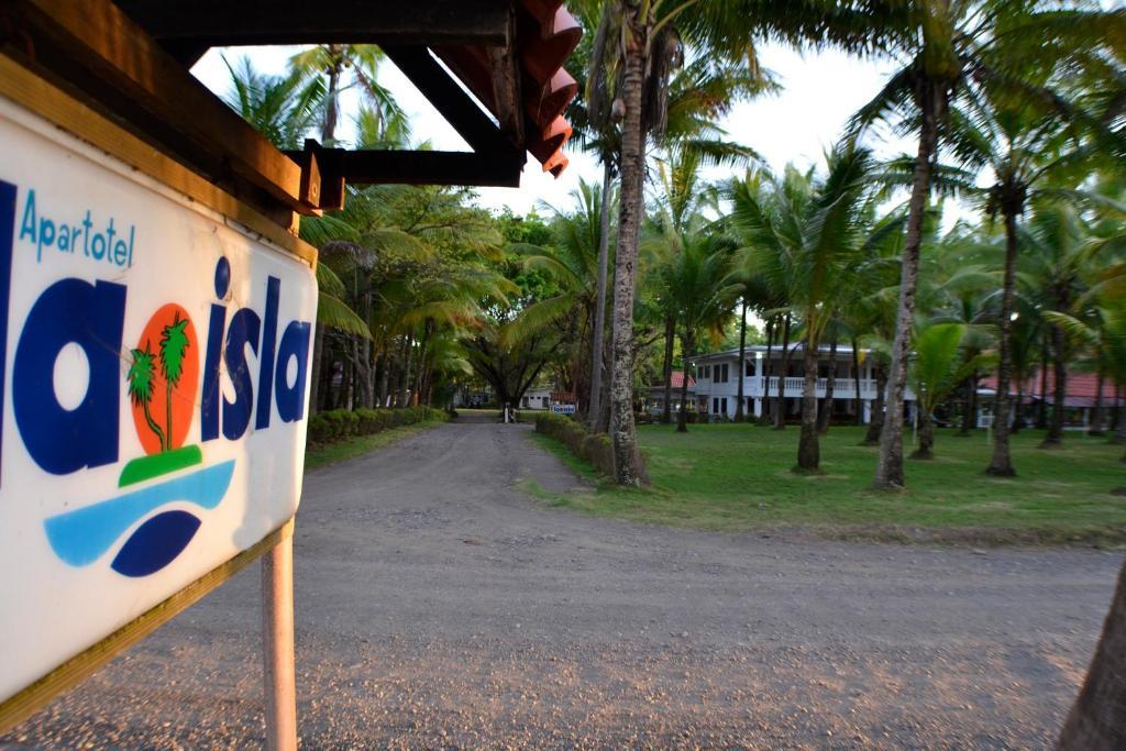 Hotel La Isla Parrita Exterior foto